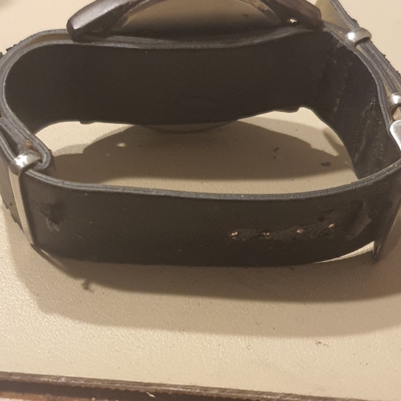 10/$20 FMDGF006 Brown/Black Leather Wooden Men's Watch - Picture 3 of 4